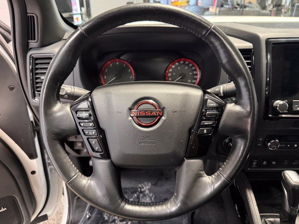 Used 2022 Nissan Frontier PRO-4X AWD/4WD image 13