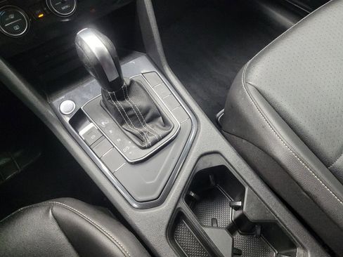 Used 2021 Volkswagen Tiguan SE image 26