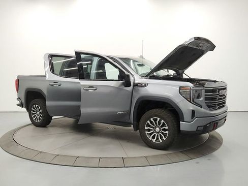 Used 2023 GMC Sierra 1500 AT4 w/ Technology Package AWD/4WD image 9