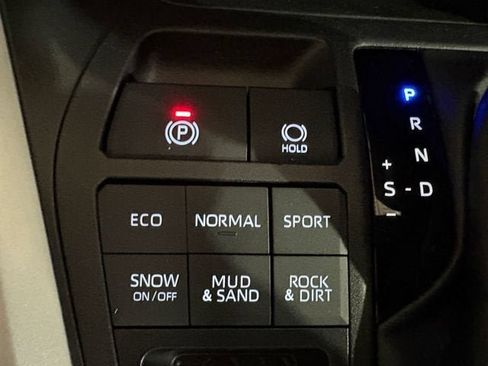 Certified 2025 Toyota RAV4 LE AWD/4WD image 15