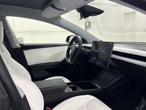 Used 2025 Tesla Model 3 Long Range image 19