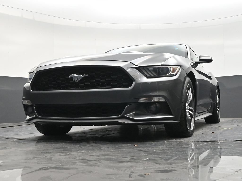 Used 2017 Ford Mustang Coupe RWD image 26