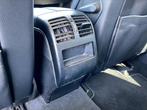Used 2011 Mercedes-Benz GLK 350 2WD image 31