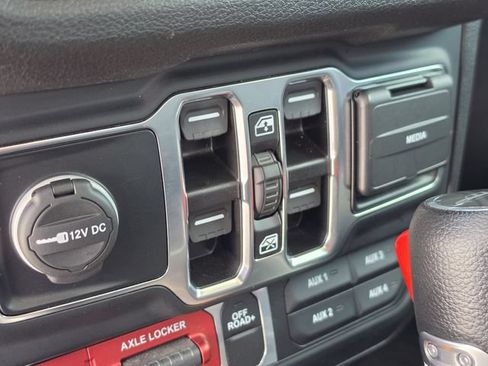 Used 2024 Jeep Gladiator Sport AWD/4WD image 24