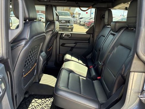 Used 2024 Ford Bronco Badlands image 20