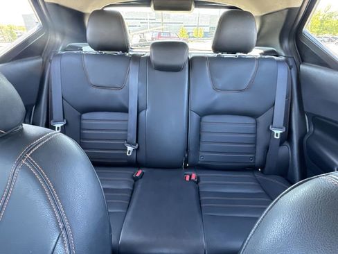 Used 2019 Nissan Kicks SR w/ SR Premium Package FWD image 27