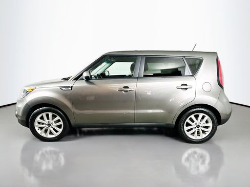 Used 2018 Kia Soul + FWD image 4