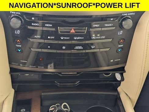 Used 2019 Lexus LX 570 4WD w/ Luxury Package image 22