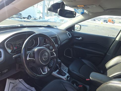 Used 2019 Jeep Compass Latitude w/ Safety & Security Group AWD/4WD image 15