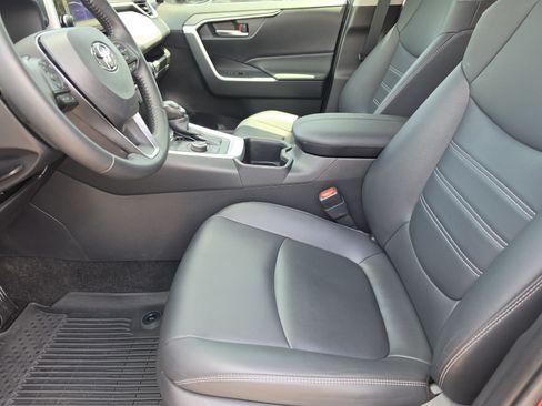 Certified 2025 Toyota RAV4 XLE Premium AWD/4WD image 9