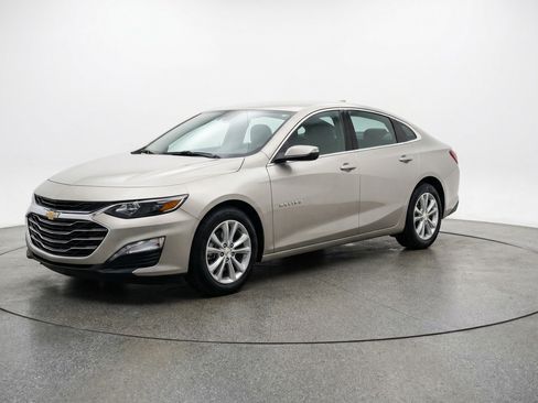 Used 2024 Chevrolet Malibu LT FWD image 3