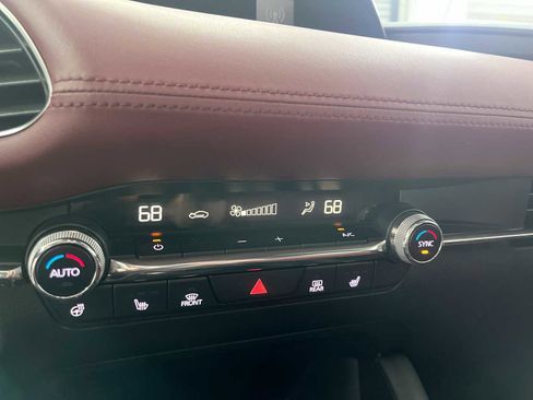 Used 2021 MAZDA MAZDA3 Hatchback w/Premium Plus Pkg AWD/4WD image 23