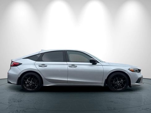 Used 2023 Honda Civic Sport image 3