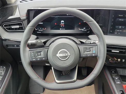 New 2025 Nissan Kicks SR w/ SR Premium Package image 22