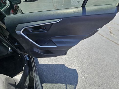 Used 2020 Toyota RAV4 LE w/ All Weather Liner Package AWD/4WD image 29