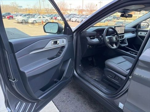 New 2026 Ford Explorer Active w/ Active Comfort Package image 15