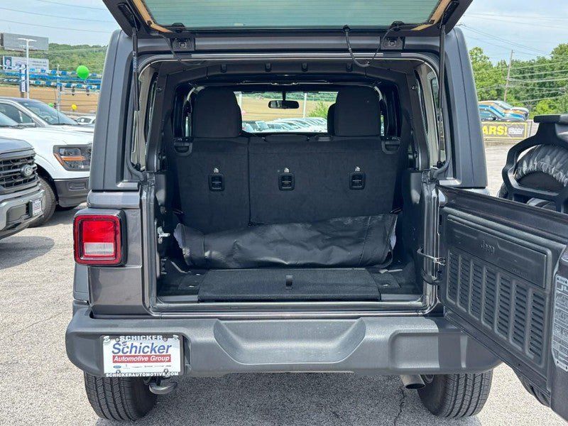 Used 2022 Jeep Wrangler Unlimited Sport AWD/4WD image 5