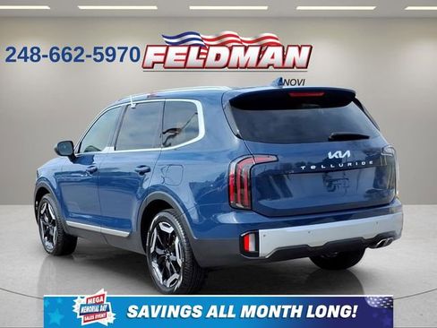 Used 2024 Kia Telluride EX w/ EX Captain's Chair Package FWD image 3