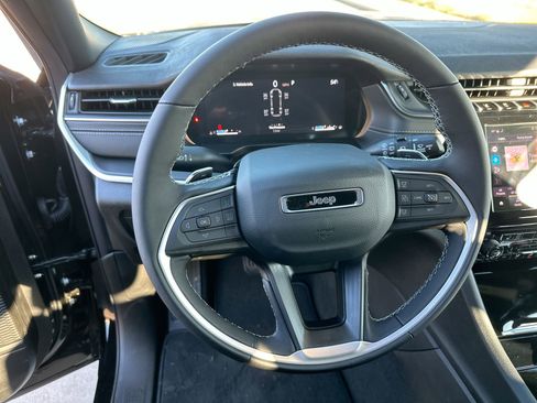 New 2025 Jeep Grand Cherokee L Laredo w/ Luxury Tech Group I image 14