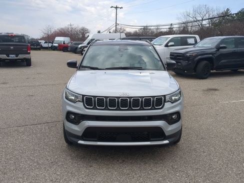 Certified 2024 Jeep Compass Limited image 3