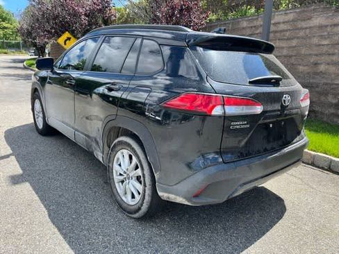 Used 2022 Toyota Corolla Cross LE w/ Moonroof Package AWD/4WD image 6