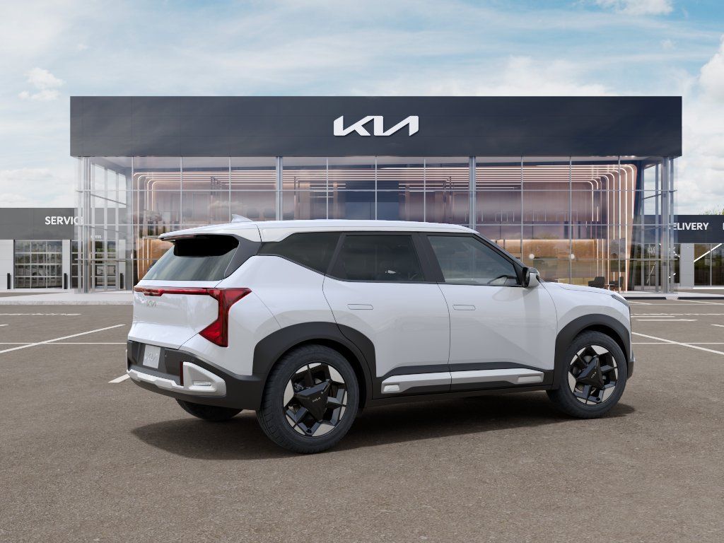 New 2027 Kia Seltos S FWD image 6