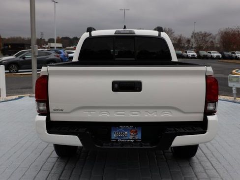 Used 2022 Toyota Tacoma SR image 4