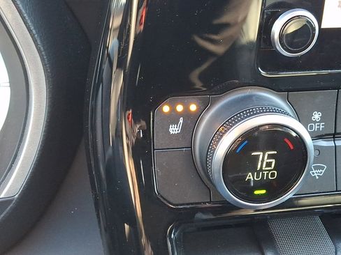 Used 2023 Toyota Highlander XLE image 23