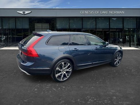 Used 2018 Volvo V90 T6 Cross Country w/ Convenience Package AWD/4WD image 5