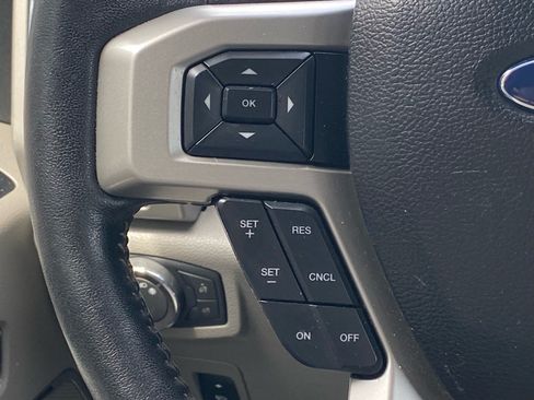 Used 2018 Ford F150 Lariat w/ Equipment Group 502A Luxury AWD/4WD image 8