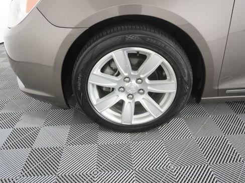 Used 2011 Buick LaCrosse CXL FWD image 16