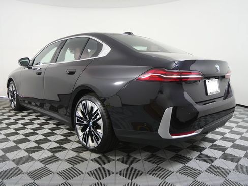 Used 2025 BMW 530i RWD image 4