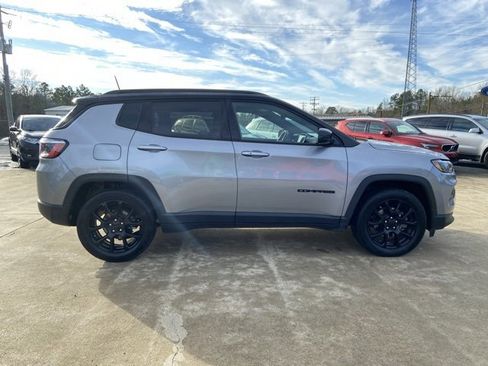 Used 2022 Jeep Compass Altitude image 4