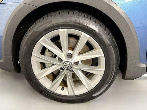 Used 2017 Volkswagen Golf Alltrack S image 33