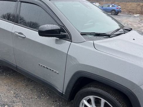 Used 2023 Jeep Compass Latitude image 15