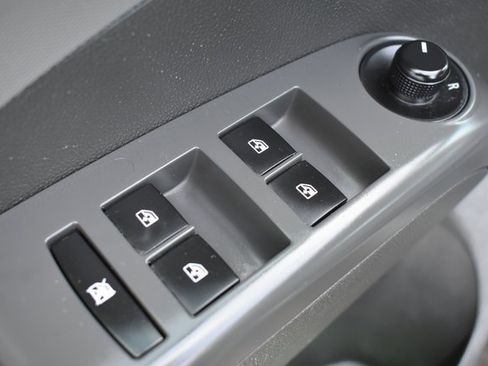 Used 2014 Chevrolet Sonic LT image 15