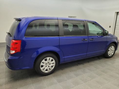 Used 2019 Dodge Grand Caravan SE FWD image 10