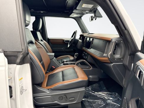 Used 2024 Ford Bronco Outer Banks AWD/4WD image 19
