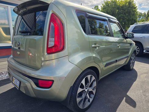 Used 2013 Kia Soul ! w/ Premium Pkg image 8