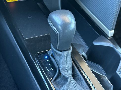 Used 2025 Toyota Camry SE image 21