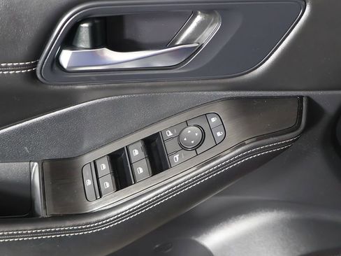 Used 2022 Nissan Rogue SV w/ SV Premium Package AWD/4WD image 33
