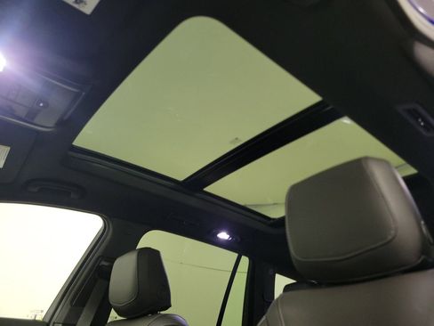 New 2025 Cadillac XT6 Sport image 11