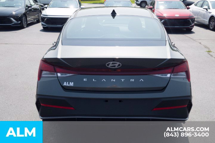Used 2026 Hyundai Elantra SE FWD image 6