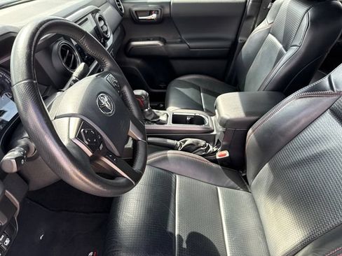 Used 2017 Toyota Tacoma TRD Pro AWD/4WD image 18