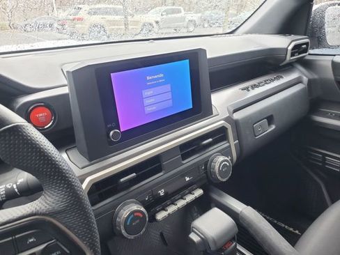 Used 2025 Toyota Tacoma TRD Sport image 24