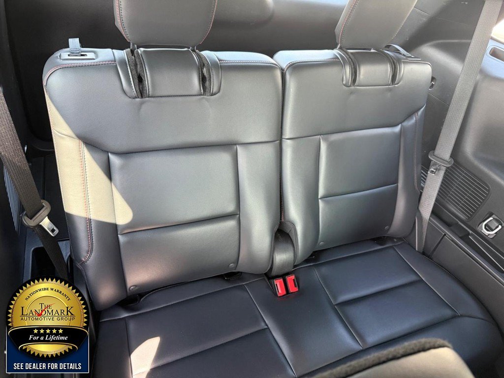 Used 2025 Ford Explorer ST-Line AWD/4WD image 18