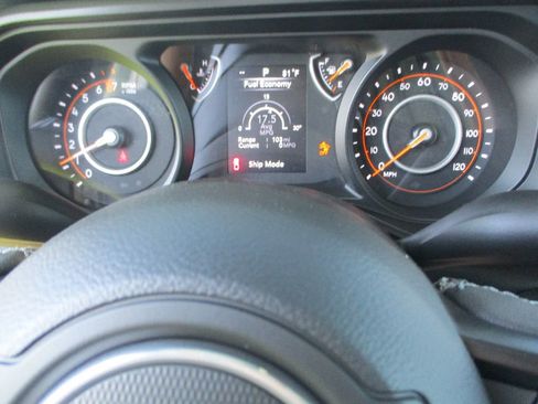 New 2025 Jeep Gladiator Sport image 11