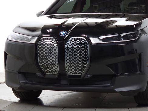 Used 2022 BMW iX xDrive50 AWD/4WD image 3