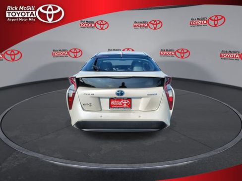 Used 2018 Toyota Prius Four FWD image 7