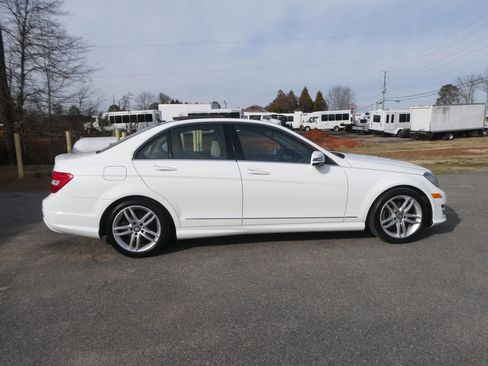 Used 2014 Mercedes-Benz C 250 Sedan image 4